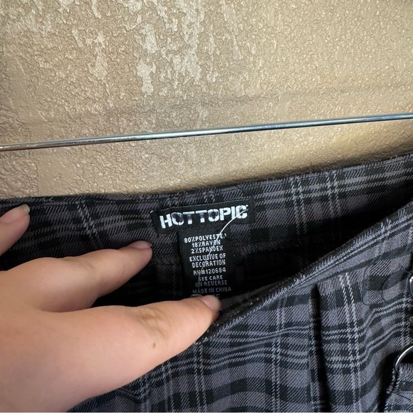 Hot Topic NWT Grunge Plaid Gothic Punk Black Strappy Circle Skirt A24 - Picture 3 of 3